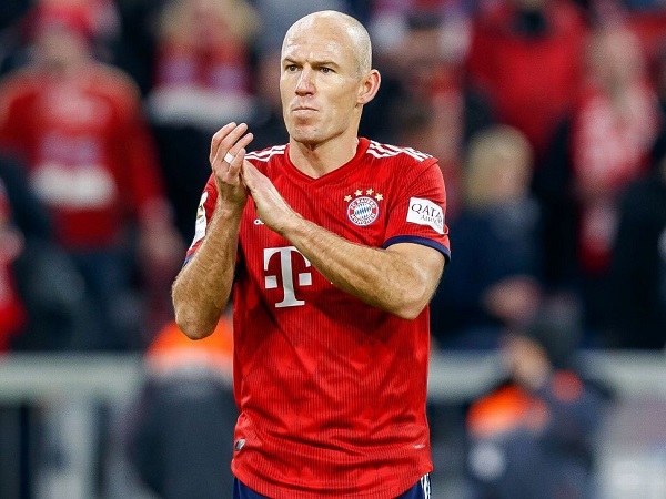 Arjen Robben tuyên bố chia tay Bayern Munich sau một thập kỷ gắn bó