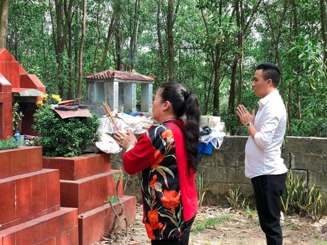 Vợ chồng Hoàng Linh hạnh phúc trong chuyến về quê sau ồn ào chia tay