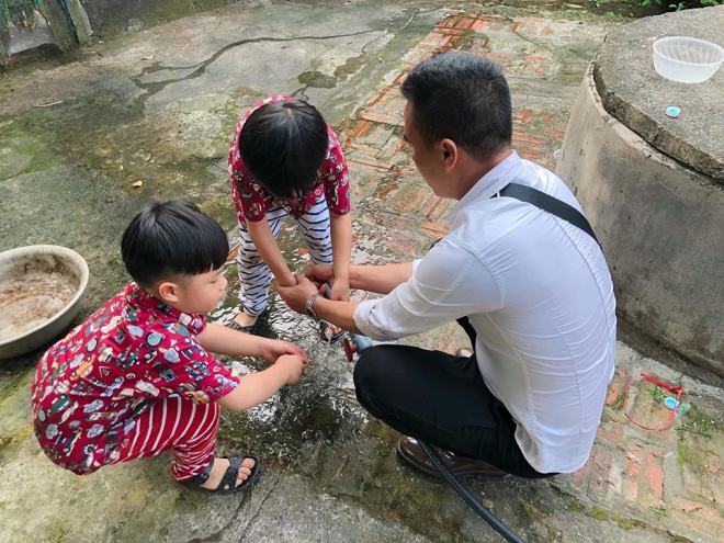 Vợ chồng Hoàng Linh hạnh phúc trong chuyến về quê sau ồn ào chia tay