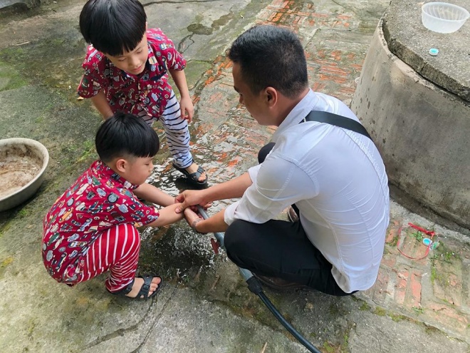 Vợ chồng Hoàng Linh hạnh phúc trong chuyến về quê sau ồn ào chia tay