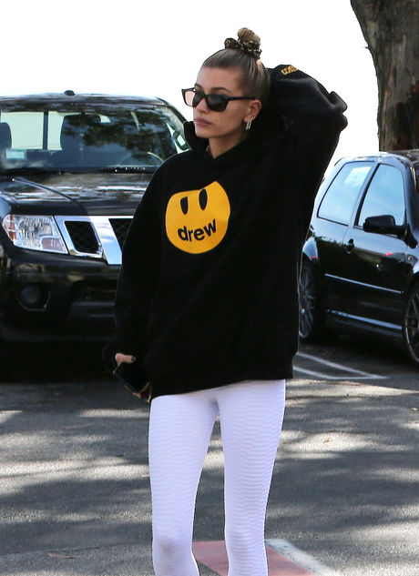 Justin Bieber và vợ sắp cưới bỗng tranh cãi căng thẳng trong quán cafe vì Selena Gomez