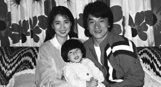 Thành Long lần đầu tiết lộ nhiều chuyện gây sốc: Từng lên giường với nhiều gái điếm, thẳng tay ném con vì cãi nhau với vợ