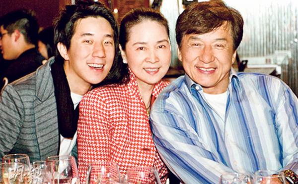 Thành Long lần đầu tiết lộ nhiều chuyện gây sốc: Từng lên giường với nhiều gái điếm, thẳng tay ném con vì cãi nhau với vợ