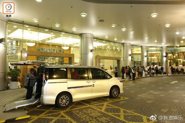 Trương Bá Chi lần đầu lộ diện sau khi âm thầm xuất viện