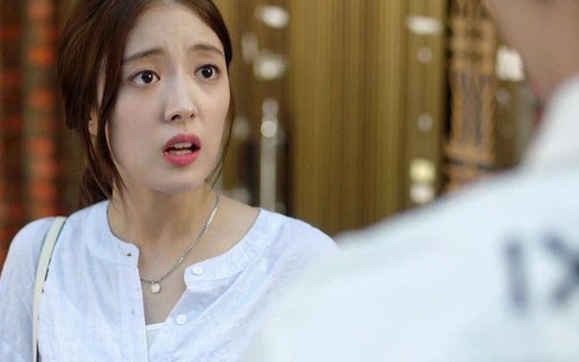 Chồng cũ đến tận nhà đòi ngủ chung, vợ nói một câu thế này khiến anh ta cúi gằm mặt cun cút ra về