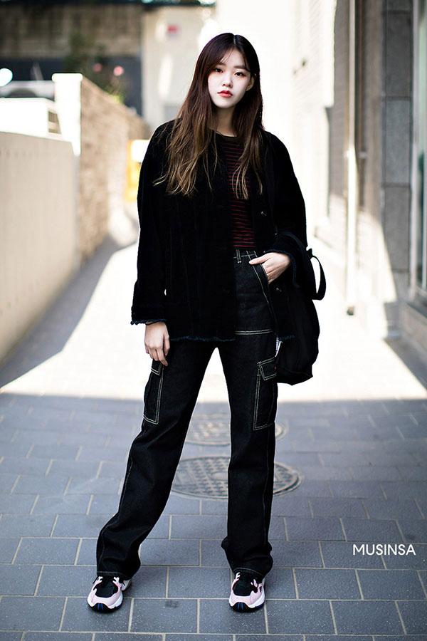 Street style không áo dạ, áo phao của giới trẻ Hàn tuần qua chính là gợi ý mix đồ tuyệt vời cho mùa đông không lạnh ở Hà Nội lúc này