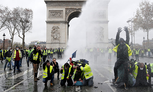 Bạo loạn khiến Paris thiệt hại ít nhất 3 triệu USD