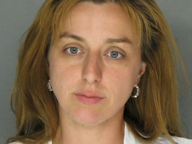 Tiếng kêu cứu thất thanh của người mẹ trong khách sạn và cái chết tức tưởi của bé trai 2 tuổi chỉ vì sự trả thù mù quáng