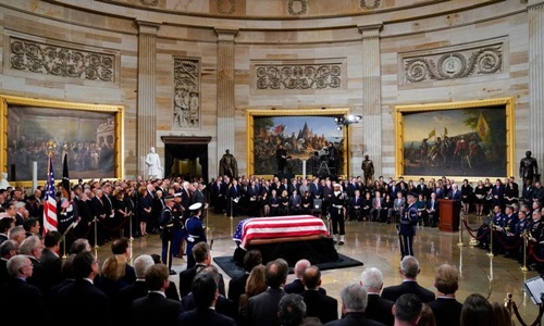 Linh cữu cố tổng thống Bush được quàn trong tòa nhà quốc hội Mỹ