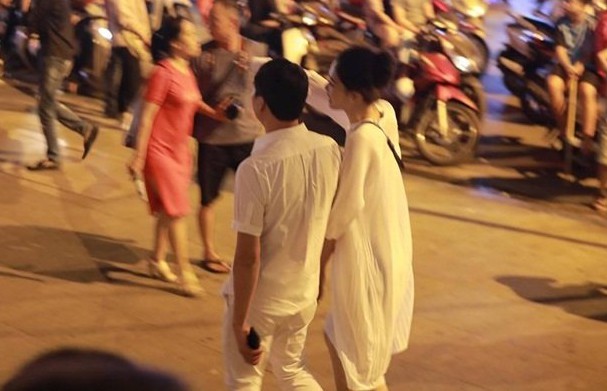 Nguyên nhân khiến Á hậu Thanh Tú cắt phăng mái tóc dài ngay sau đám cưới với đại gia hơn 16 tuổi?