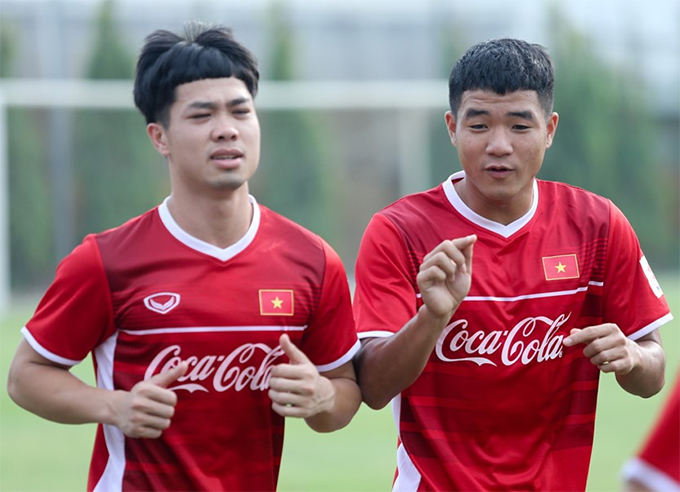 Fan Thái bấn loạn vì hành động nhạy cảm của Công Phượng