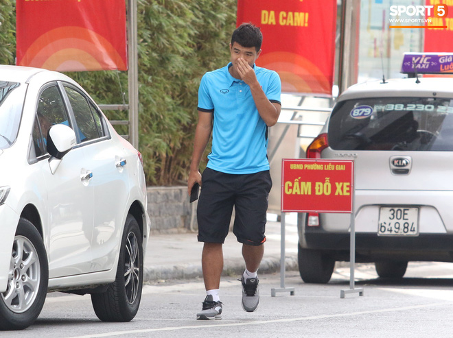 Tuyển Việt Nam bận rộn trong buổi sáng nghỉ ngơi hiếm hoi trước trận bán kết AFF Cup 2018