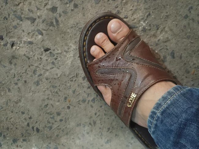 Mặc con tè bậy, phá rối nơi công cộng, các mẹ chỉ cần đọc thần chú trẻ con không biết gì là mọi người phải bỏ qua Mặc con tè bậy, phá rối nơi công cộng, các mẹ chỉ cần đọc thần chú trẻ con không biết gì là mọi người phải bỏ qua