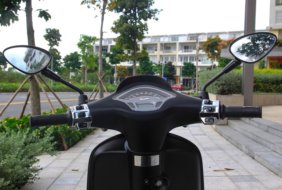 Chi tiết Vespa Sprint Notte - động cơ mới, giá 78,5 triệu đồng