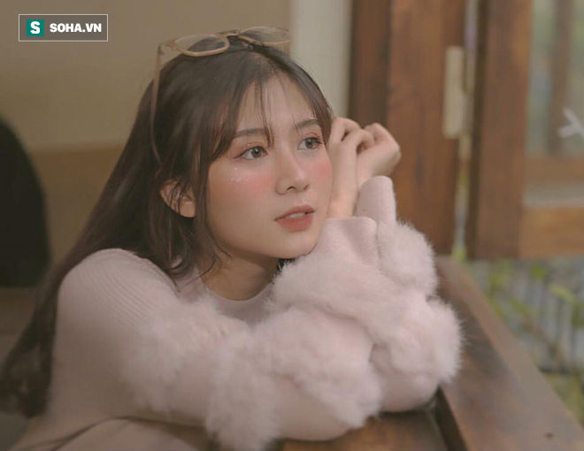 Nữ sinh 17 tuổi khiến dân mạng truy lùng sau bức hình chụp góc nghiêng