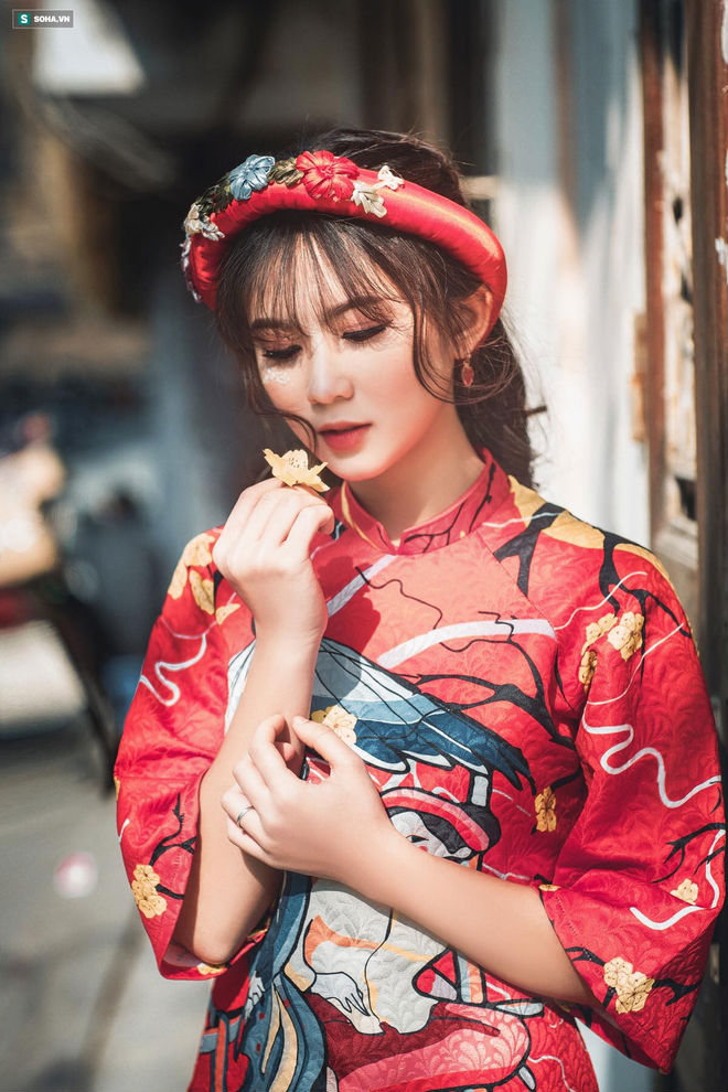 Nữ sinh 17 tuổi khiến dân mạng truy lùng sau bức hình chụp góc nghiêng