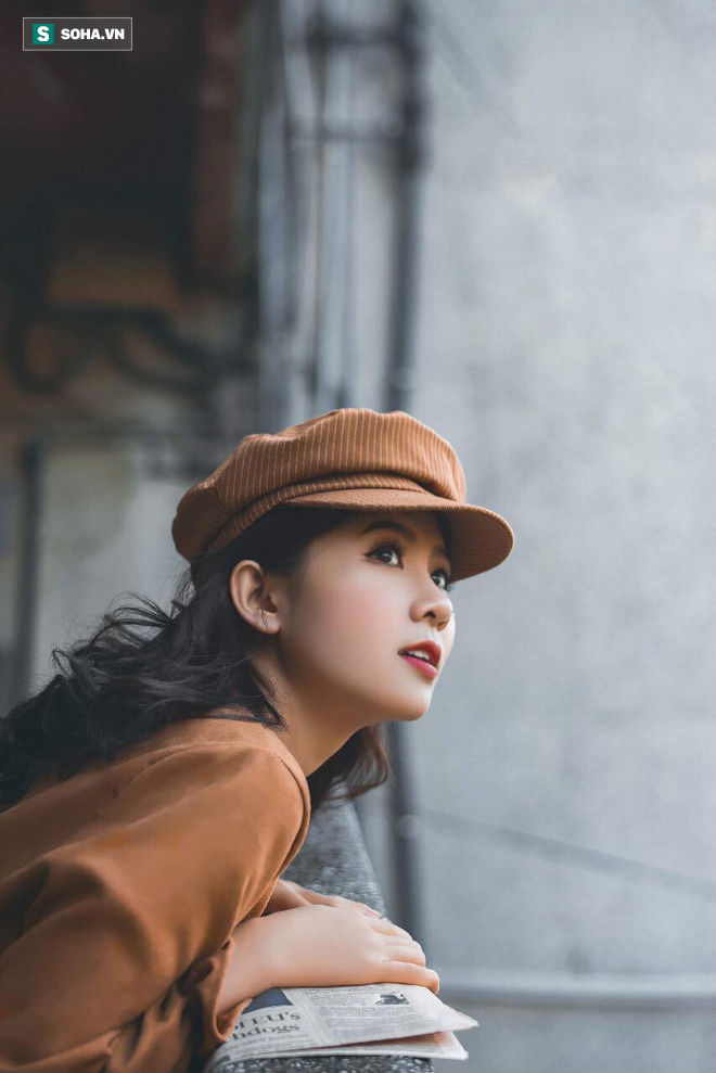 Nữ sinh 17 tuổi khiến dân mạng truy lùng sau bức hình chụp góc nghiêng