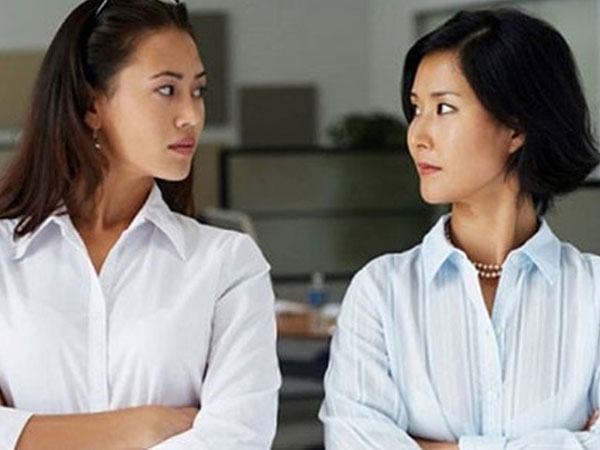 Tôi chán ghét sự giả tạo của bố mẹ chồng