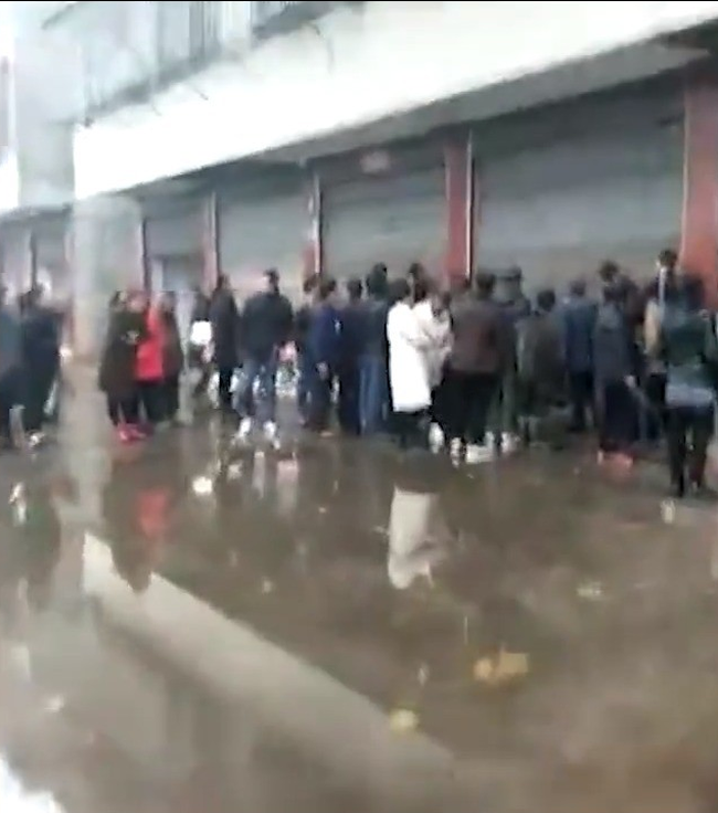 Sau khi bị mẹ đánh, nhân lúc mẹ đi ngủ, con trai 12 tuổi làm chuyện tày trời khiến dân mạng phải thốt lên ác quỷ