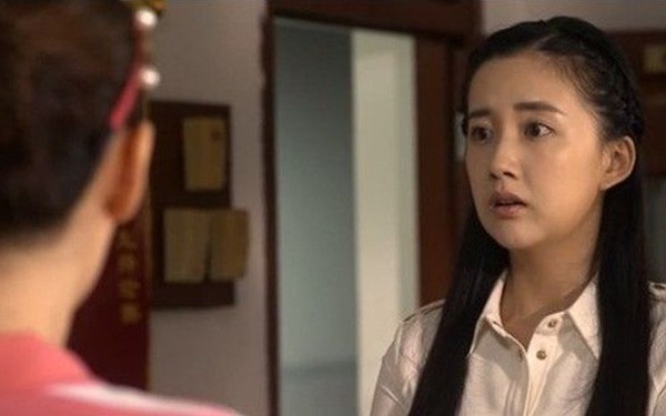 Con dâu vô ý rải bao cao su khắp phòng, mẹ chồng dọn dẹp tiện thể để lại tâm thư