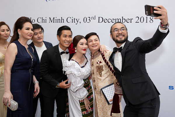 Lý Nhã Kỳ xuất hiện sau ồn ào bị hủy vai diễn cùng tài tử Han Jae Suk