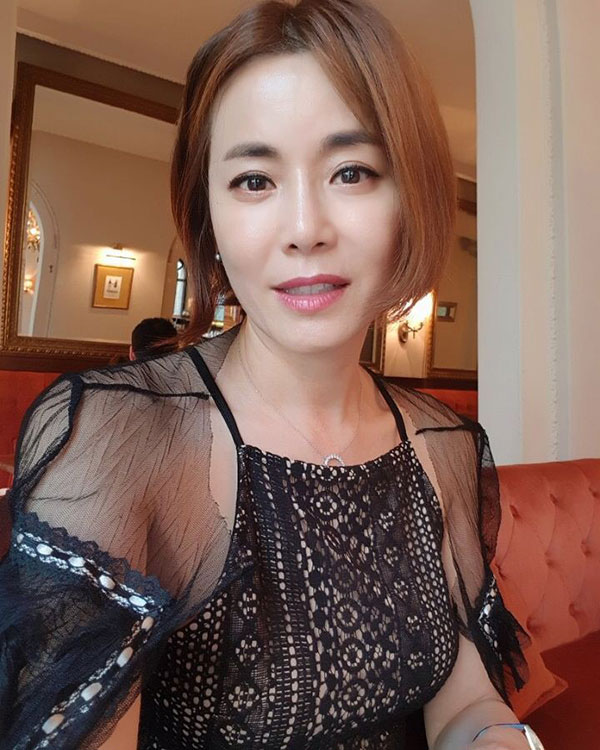 Mama Chuê Nàng Dae Jang Geum khoe 3 người con đẹp như hoa: 2 con gái đều là diễn viên, quý tử lần đầu lộ diện