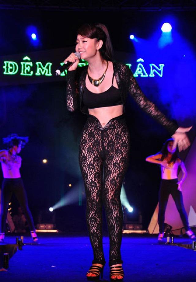 Khóc thét trước những chiếc quần tai hại, có cho cũng không ai dám mặc của sao Việt