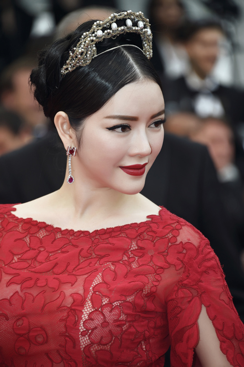 Đây chính là 5 màu son được chị em săn lùng nhiều nhất trong thu đông 2018!