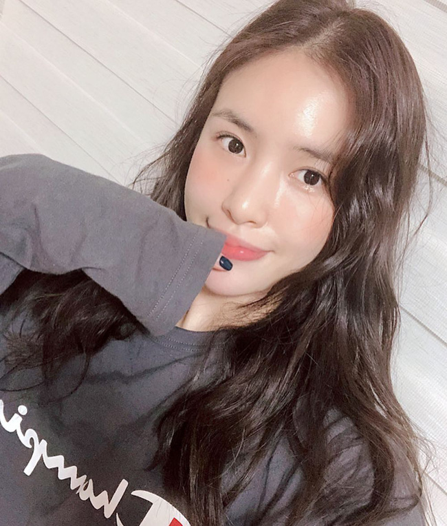 5 cách đơn giản nhưng đảm bảo khiến tóc dày dặn, bồng bềnh hơn cho nàng nào tóc mỏng, tóc dễ xẹp