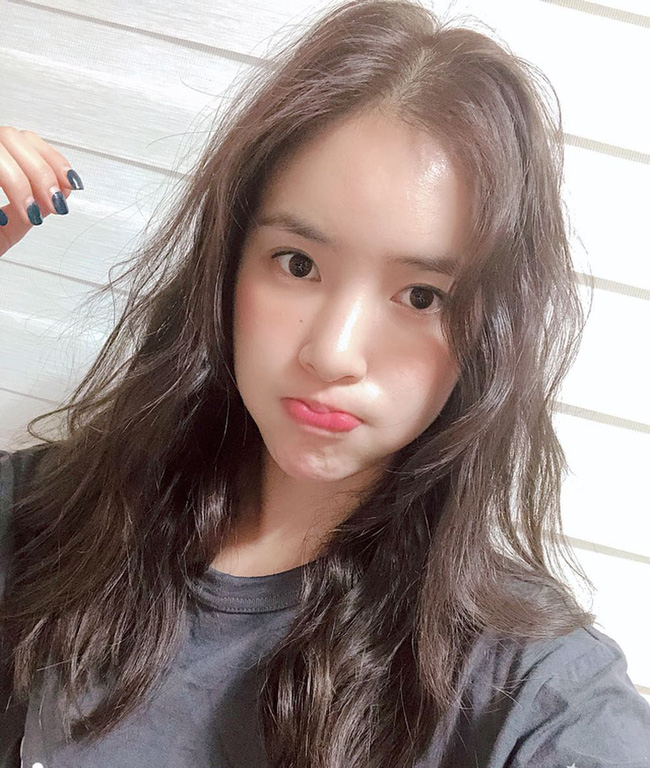 5 cách đơn giản nhưng đảm bảo khiến tóc dày dặn, bồng bềnh hơn cho nàng nào tóc mỏng, tóc dễ xẹp