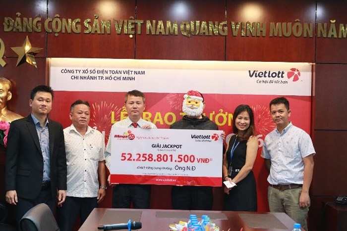 Chơi bao 7, liên tiếp 3 khách hàng trở thành tỷ phú Vietlott trong 1 tháng Chơi bao 7, liên tiếp 3 khách hàng trở thành tỷ phú Vietlott trong 1 tháng