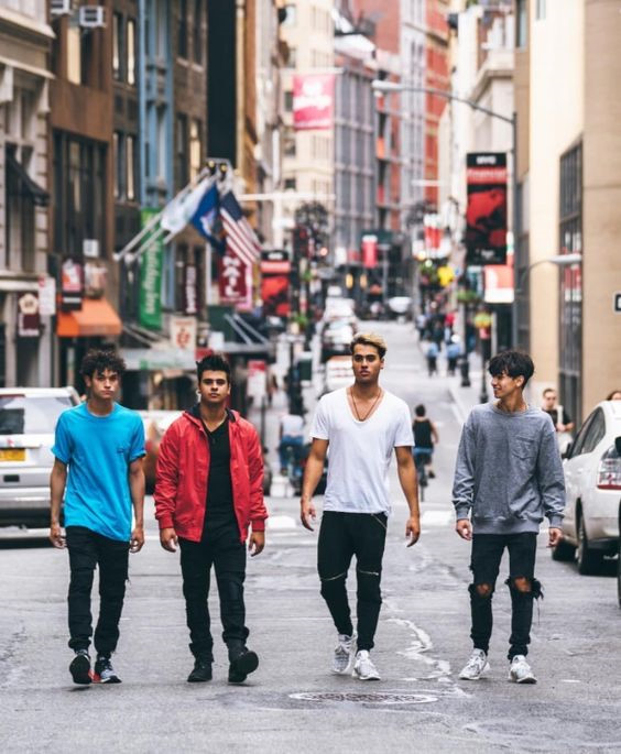 4 anh em điển trai, chưa quá 25 tuổi đã sở hữu tài sản triệu đô