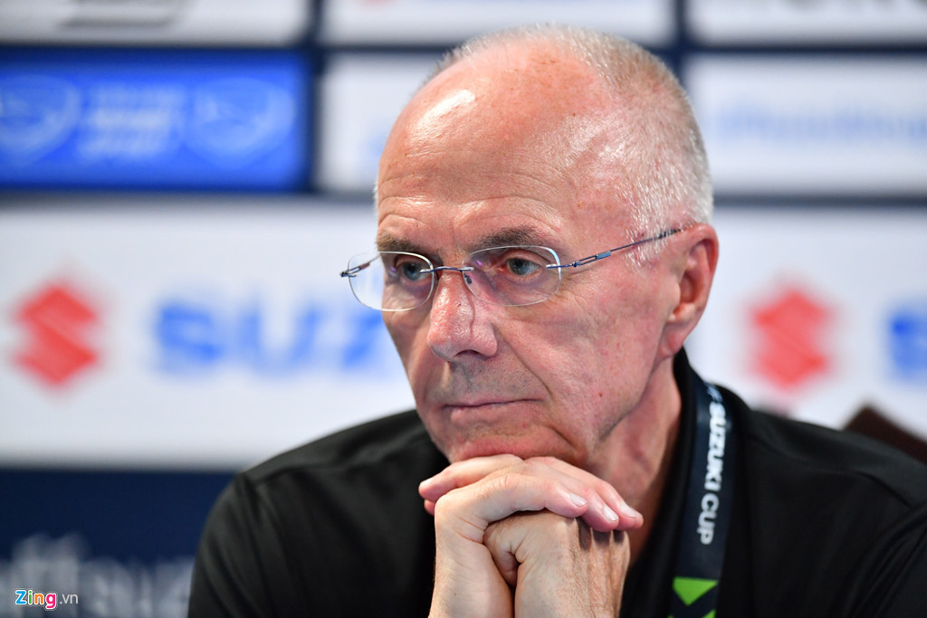 Những hàng ghế trống ở Bacolod và chiếc vé đắt đỏ tại Mỹ Đình