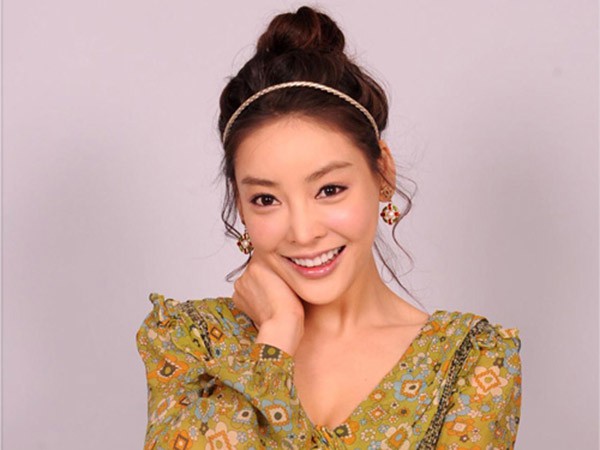 Cuộc đời thảm khốc của sao nữ Vườn sao băng: Bị ép tiếp khách hơn 100 lần, chết trong uất hận