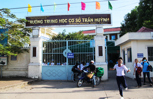 Phụ huynh xin lỗi thầy giáo vì đăng video xúc phạm trên Facebook