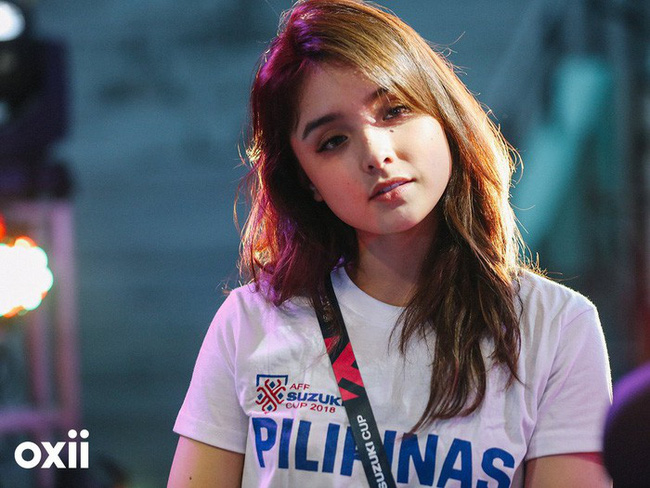 Cổ động viên Philippines xinh đẹp hút hồn tại AFF Cup 2018