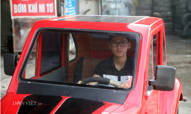 Video ảnh: Nam sinh trường huyện chế ô tô chạy bằng năng lượng mặt trời