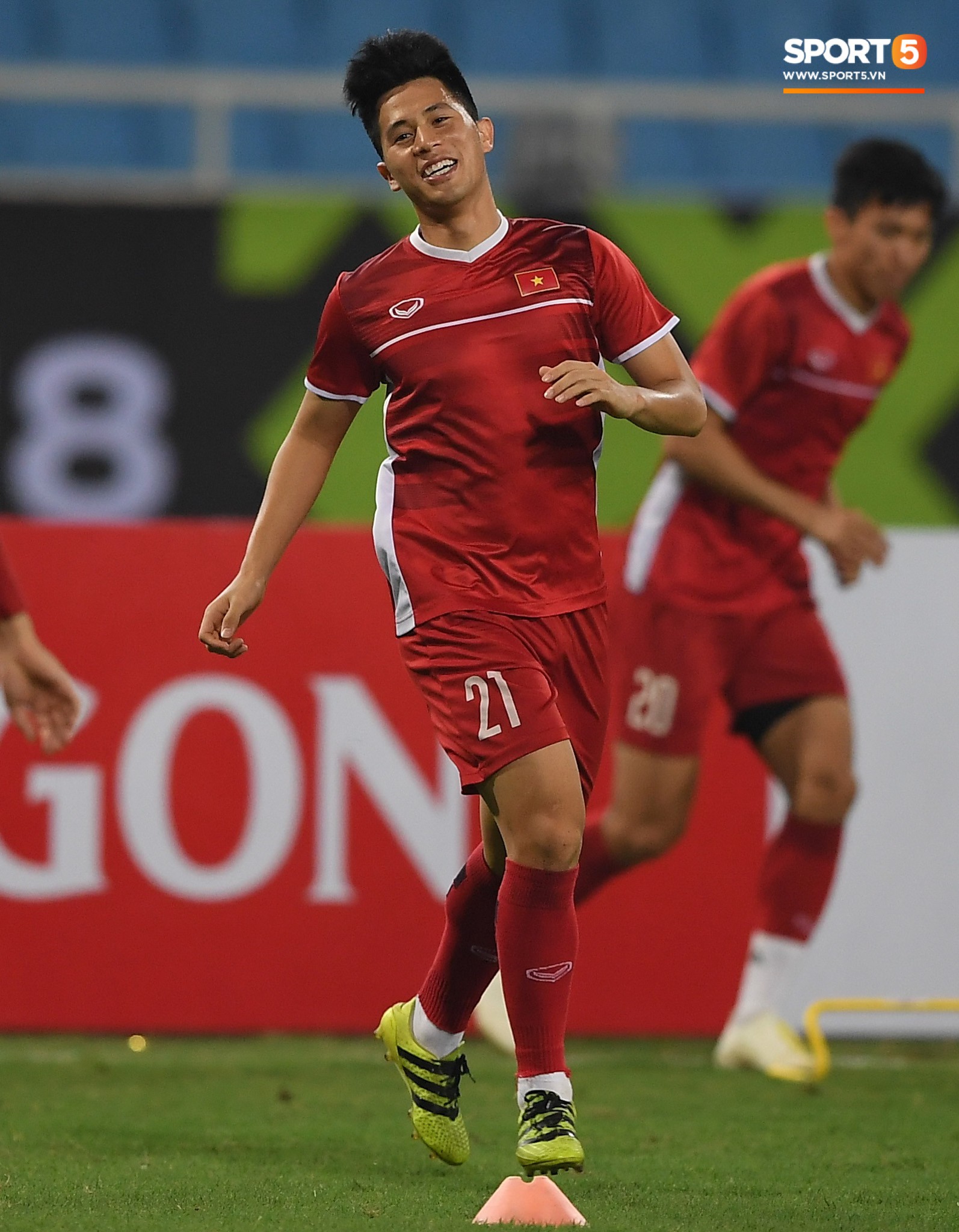 Văn Toàn tươi rói trong ngày trở lại, tuyển Việt Nam đón nhiều tin vui trước trận gặp Philippines