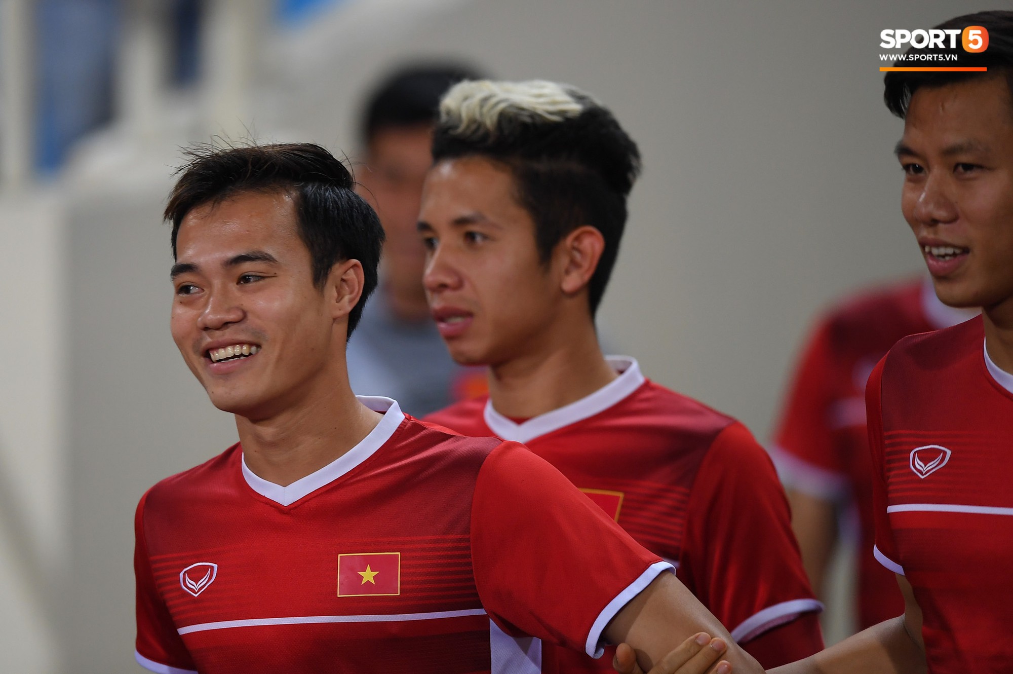 Văn Toàn tươi rói trong ngày trở lại, tuyển Việt Nam đón nhiều tin vui trước trận gặp Philippines