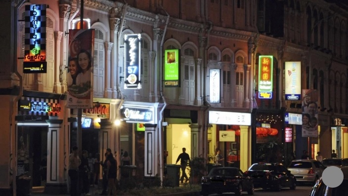 Ham tiền, trăm gái trẻ Trung Quốc bị lừa sang Singapore bán thân