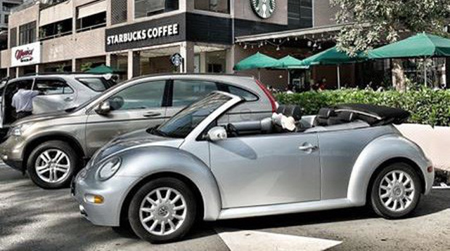 Volkswagen Beetle mui trần rao bán hơn 300 triệu đồng, rẻ hơn cả Kia Morning