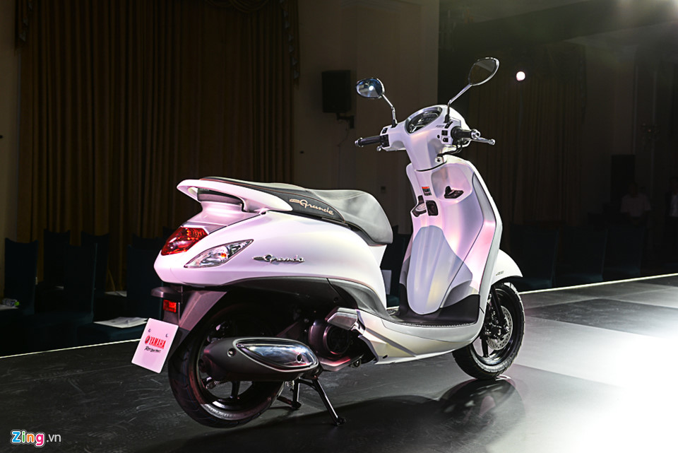 Chi tiết Yamaha Grande 2018 - Dáng mới, động cơ hybrid