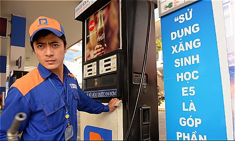 Giá xăng ngày mai có thể tiếp tục giảm sâu Giá xăng ngày mai có thể tiếp tục giảm sâu