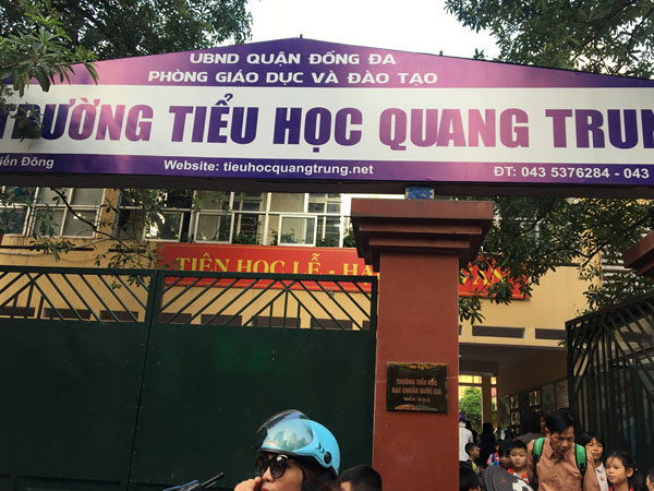 Đình chỉ cô giáo cho học sinh tát bạn 50 cái ở Hà Nội
