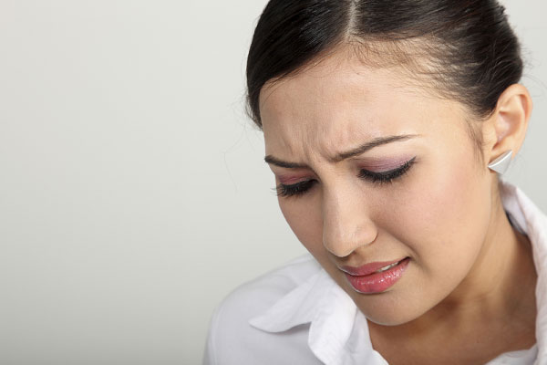 Mang cơm vào viện cho mẹ chồng, tôi sửng sốt biết được bí mật động trời khiến chồng đột ngột đòi ly hôn