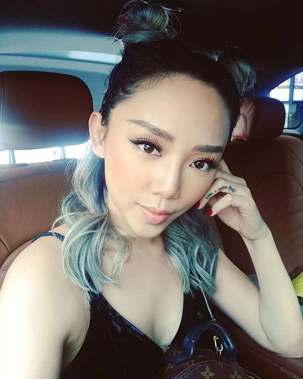 Tóc Tiên không gây nhàm chán với tóc ngắn, nhuộm màu nổi trội