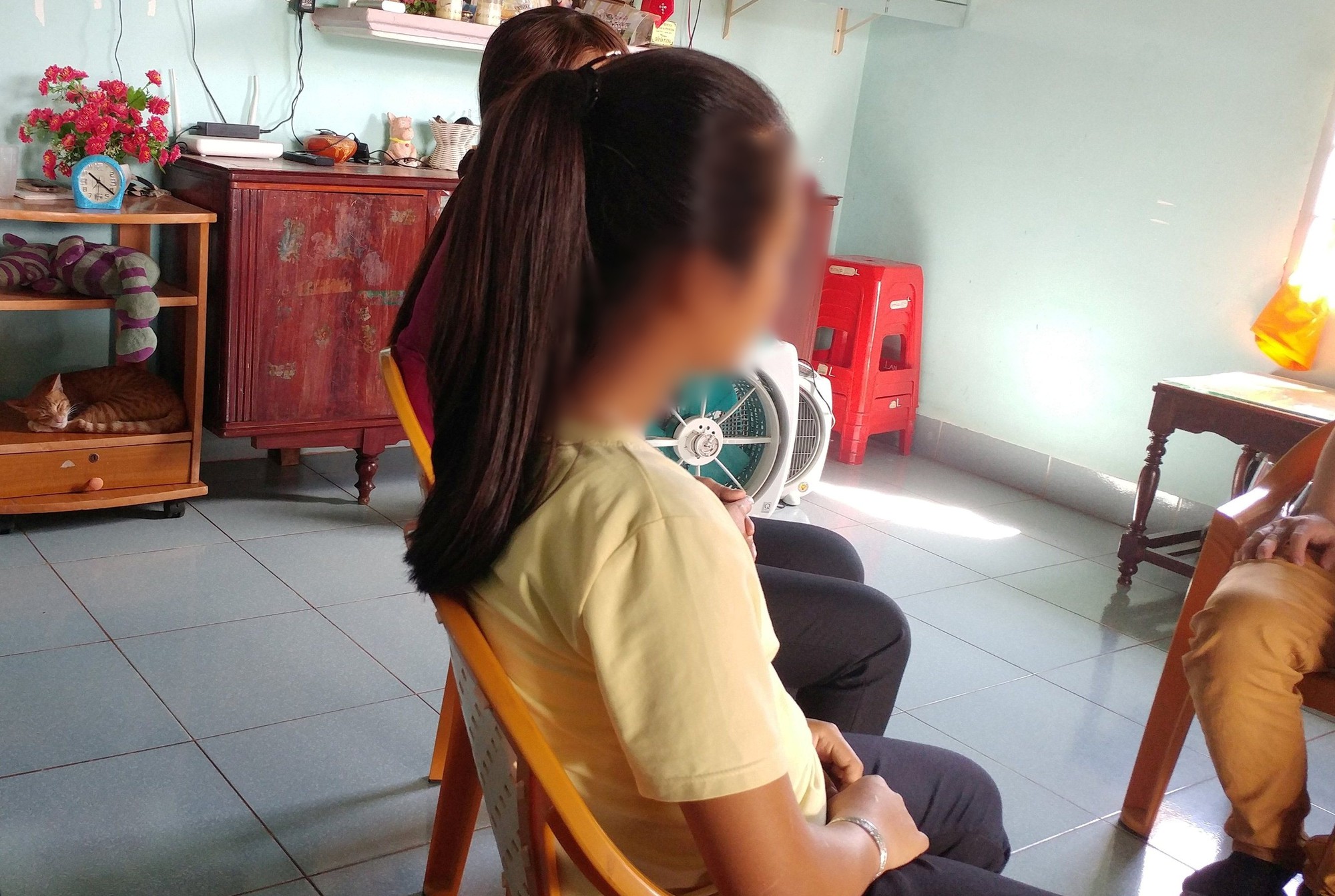 Mẹ bàng hoàng phát hiện con gái lớp 6 mang thai hơn 7 tháng