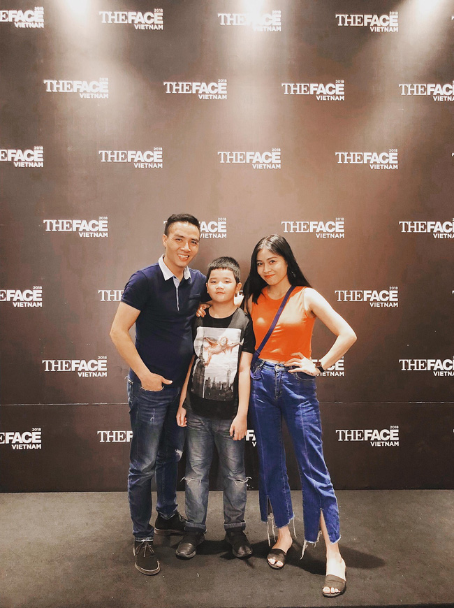 Chồng sắp cưới rất yêu thương con riêng của Hoàng Linh, còn nữ MC đối xử với con riêng của Mạnh Hùng như thế nào?