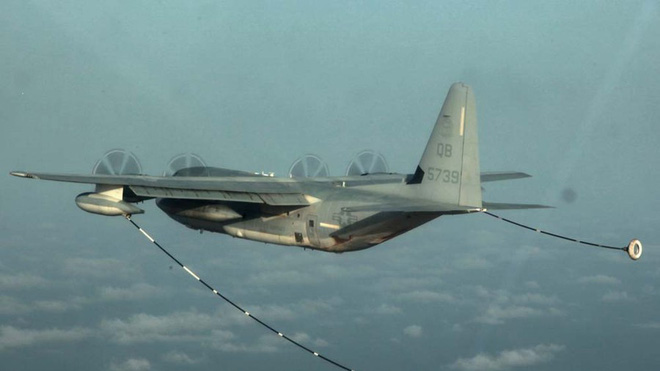Tiêm kích F/A-18 và KC-130 Mỹ đâm nhau ở Nhật Bản - 5 người trên máy bay tiếp dầu không có ghế thoát hiểm