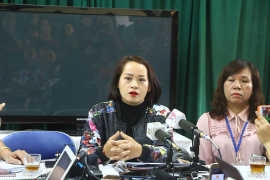 Hiệu trưởng trả lời vòng vo câu hỏi cô giáo chỉ đạo tát học sinh là con lãnh đạo quận